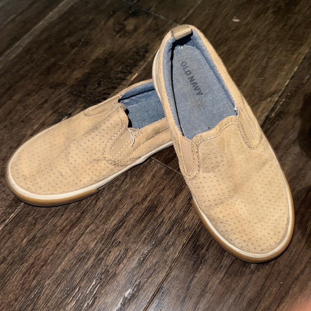 Casual shoes